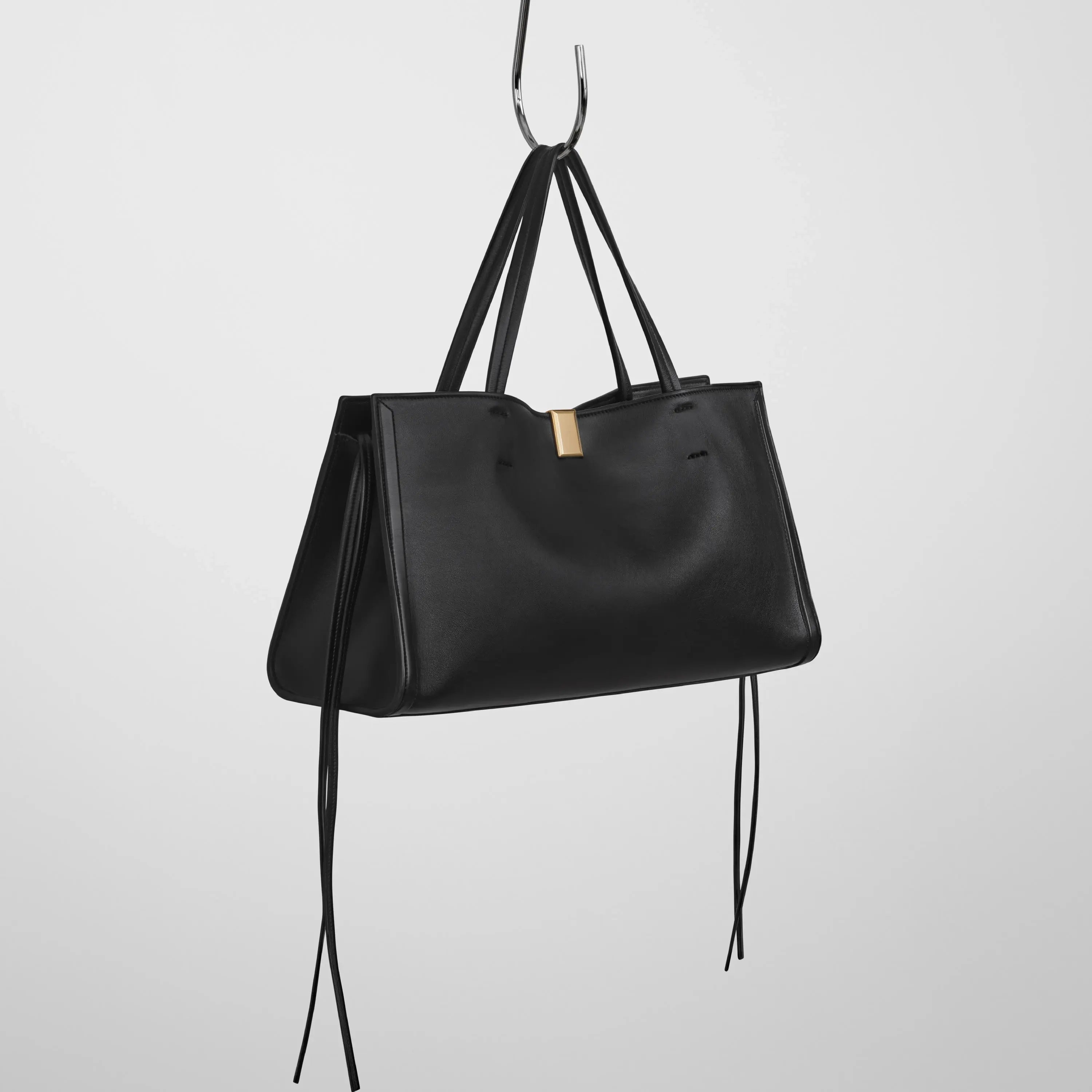 PHOEBE PHILO ギグポーチ(ブラック/ホワイト/カーキ) PHOEBE PHILO | SMALL KIT CABAS | BLACK LEATHER WITH GOLD