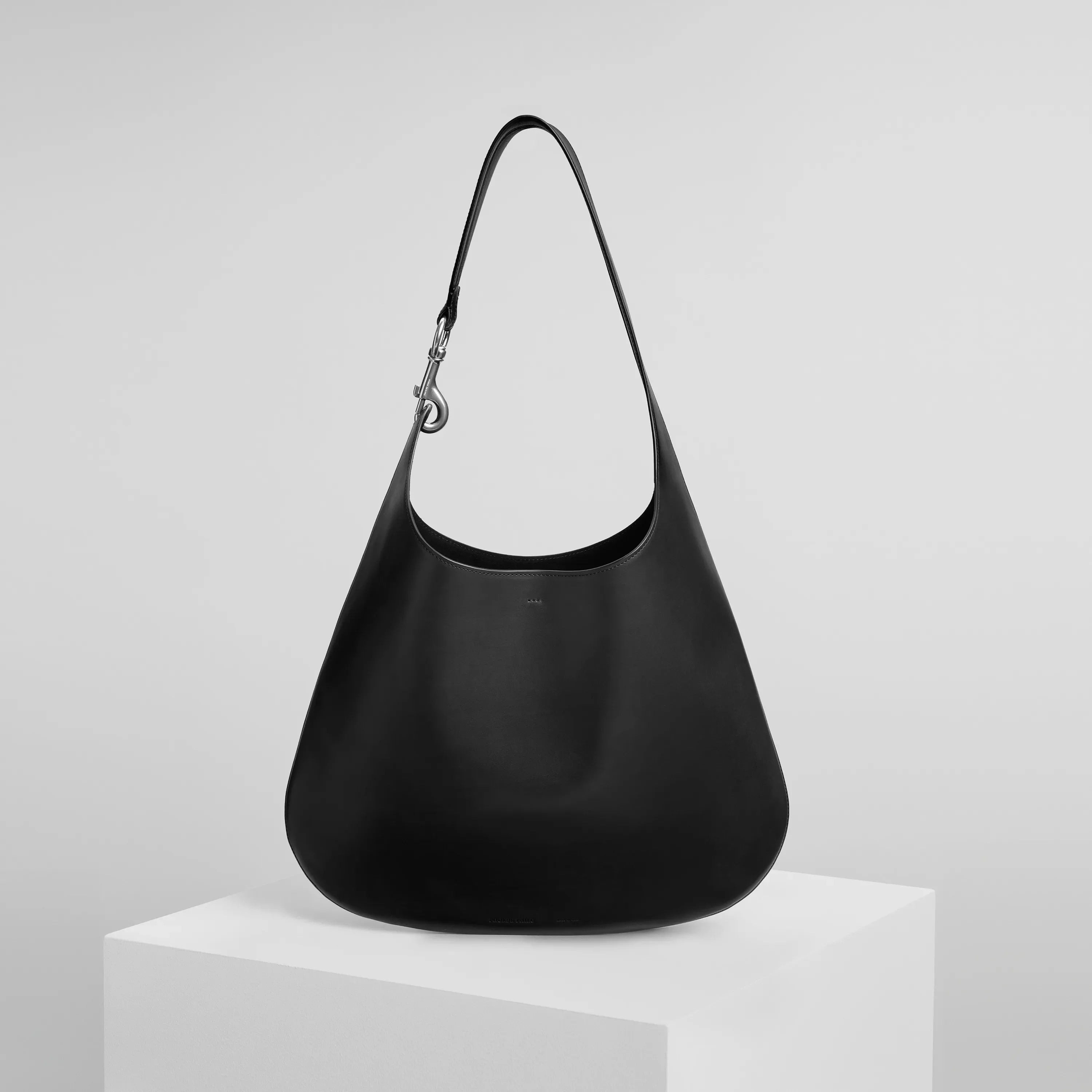 海外希少【PHOEBE PHILO】ビーン ショルダーバッグ レザー 2色 PHOEBE PHILO | BEAN BAG | BLACK LEATHER WITH SILVER