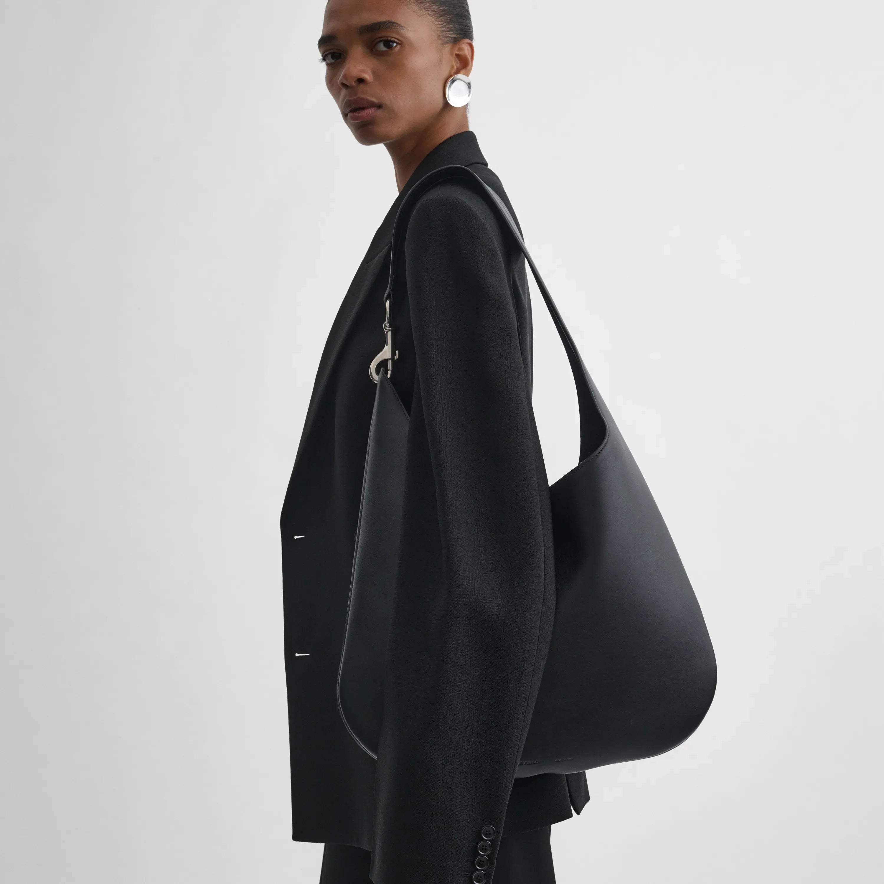 海外希少【PHOEBE PHILO】ビーン ショルダーバッグ レザー 2色 PHOEBE PHILO | BEAN BAG | BLACK LEATHER WITH SILVER