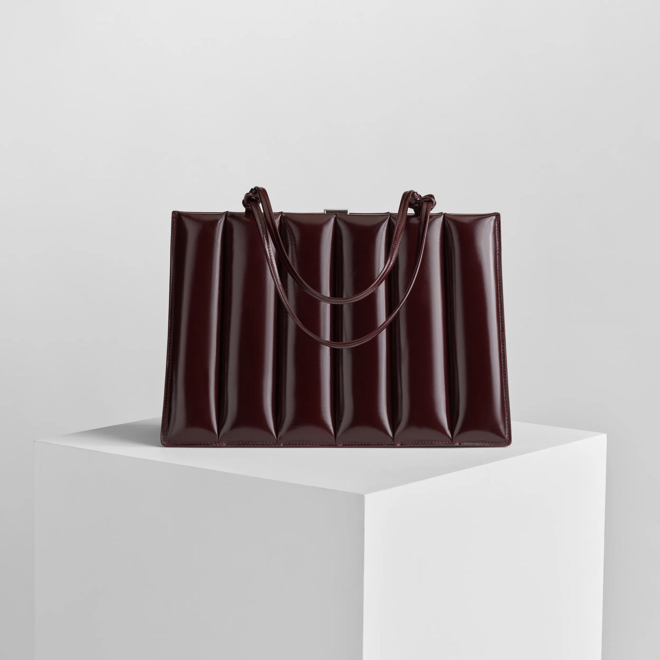Front view of drive bag in oxblood leather