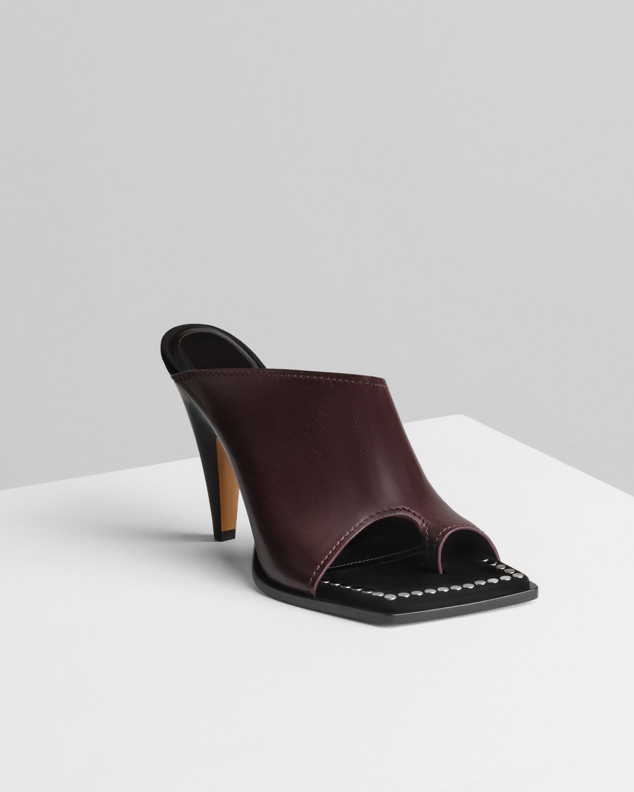 Front view of BOLO MULE 105 in oxblood leather