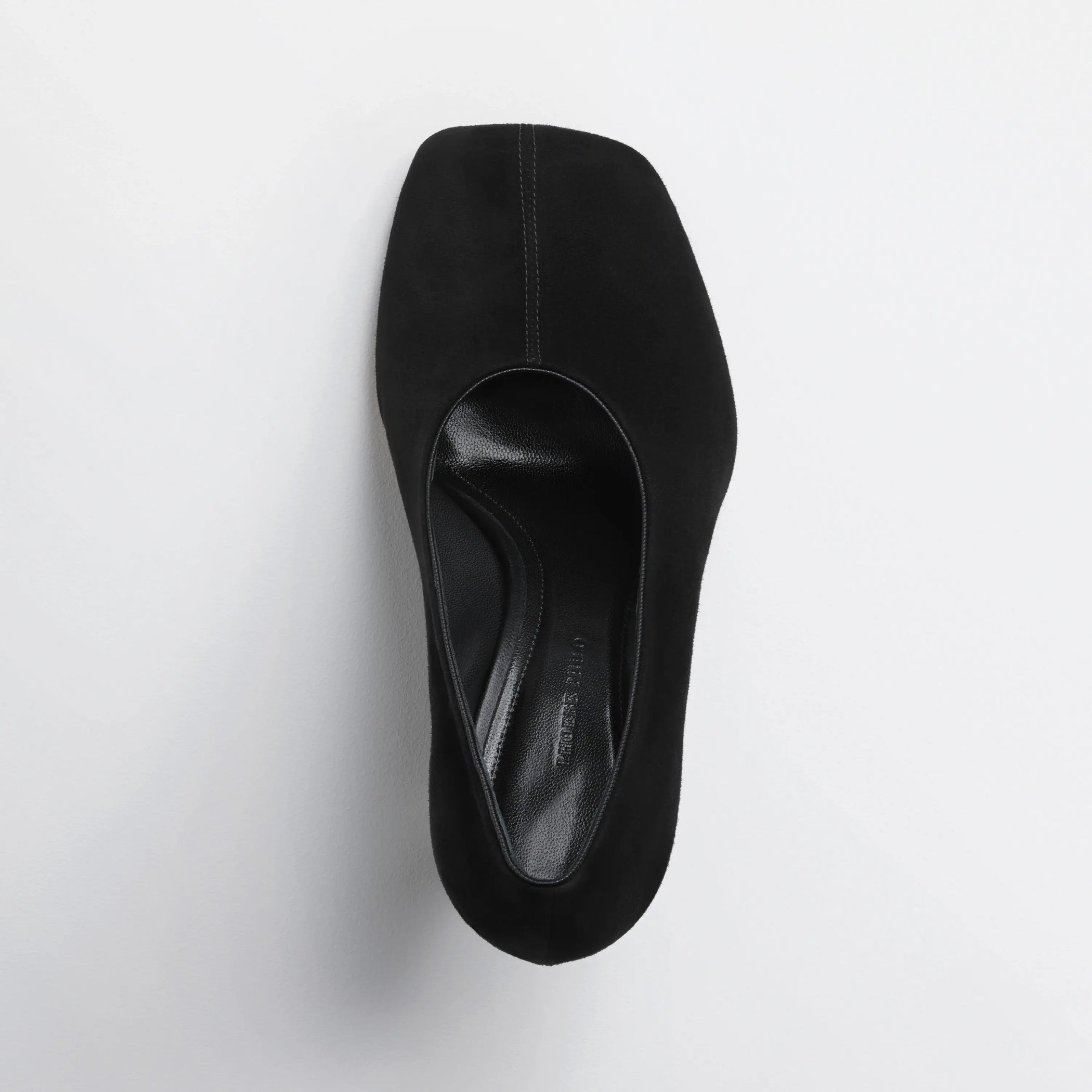 Top view of soft pump 90 in suede black