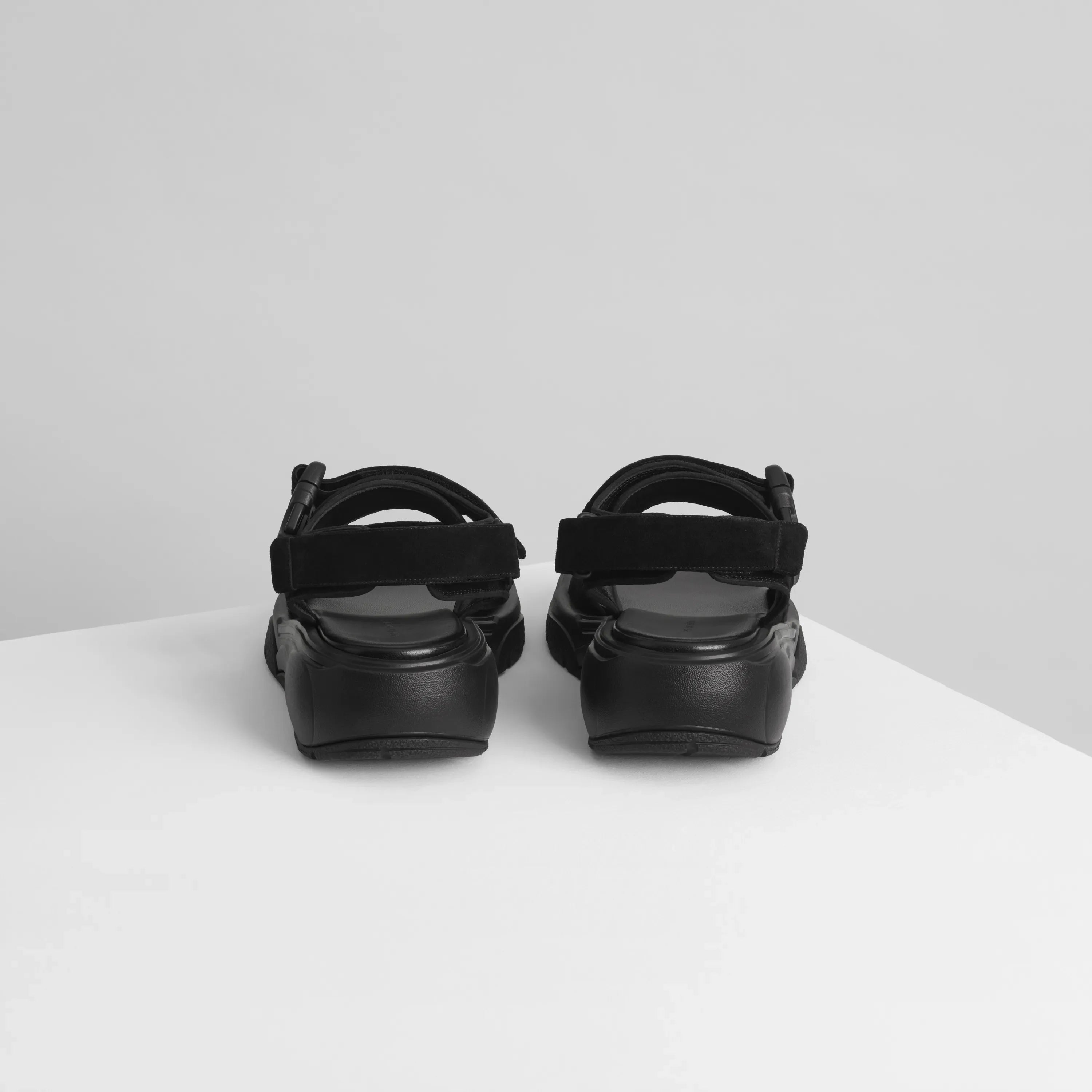 PHOEBE PHILO ペースランナー ブラックスエード サンダル PHOEBE PHILO | PACE RUNNER | BLACK SUEDE
