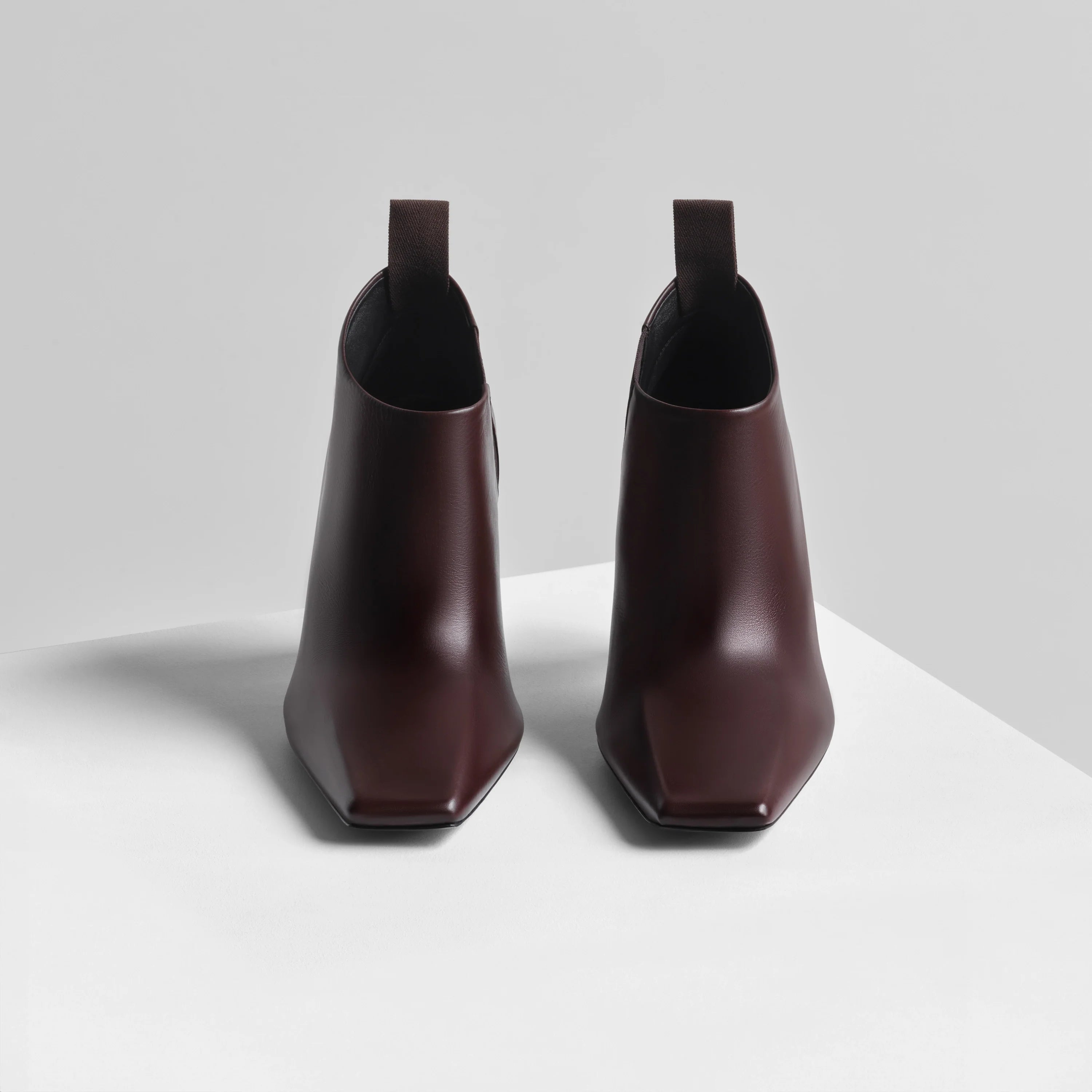 【PHOEBE PHILO】新作 SQUARE EDGE TOE BOOT plum brown leather PHOEBE PHILO | SQUARE EDGE TOE BOOT | PLUM BROWN LEATHER