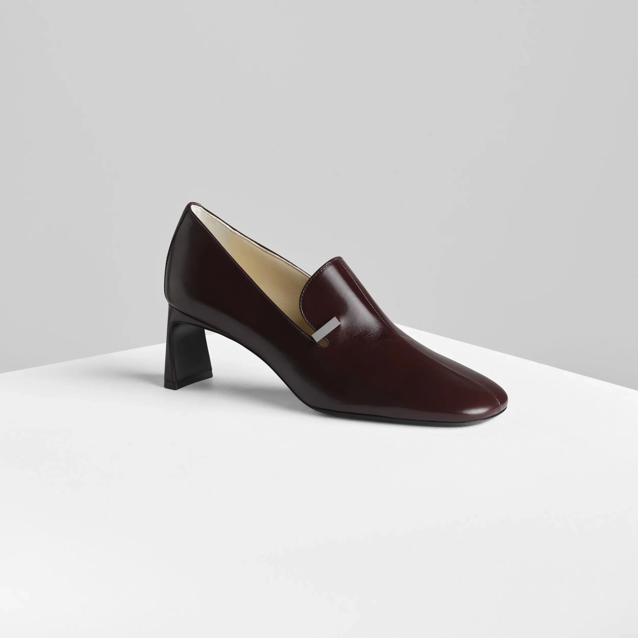 Angled view of club loafer 60 in oxblood leather.