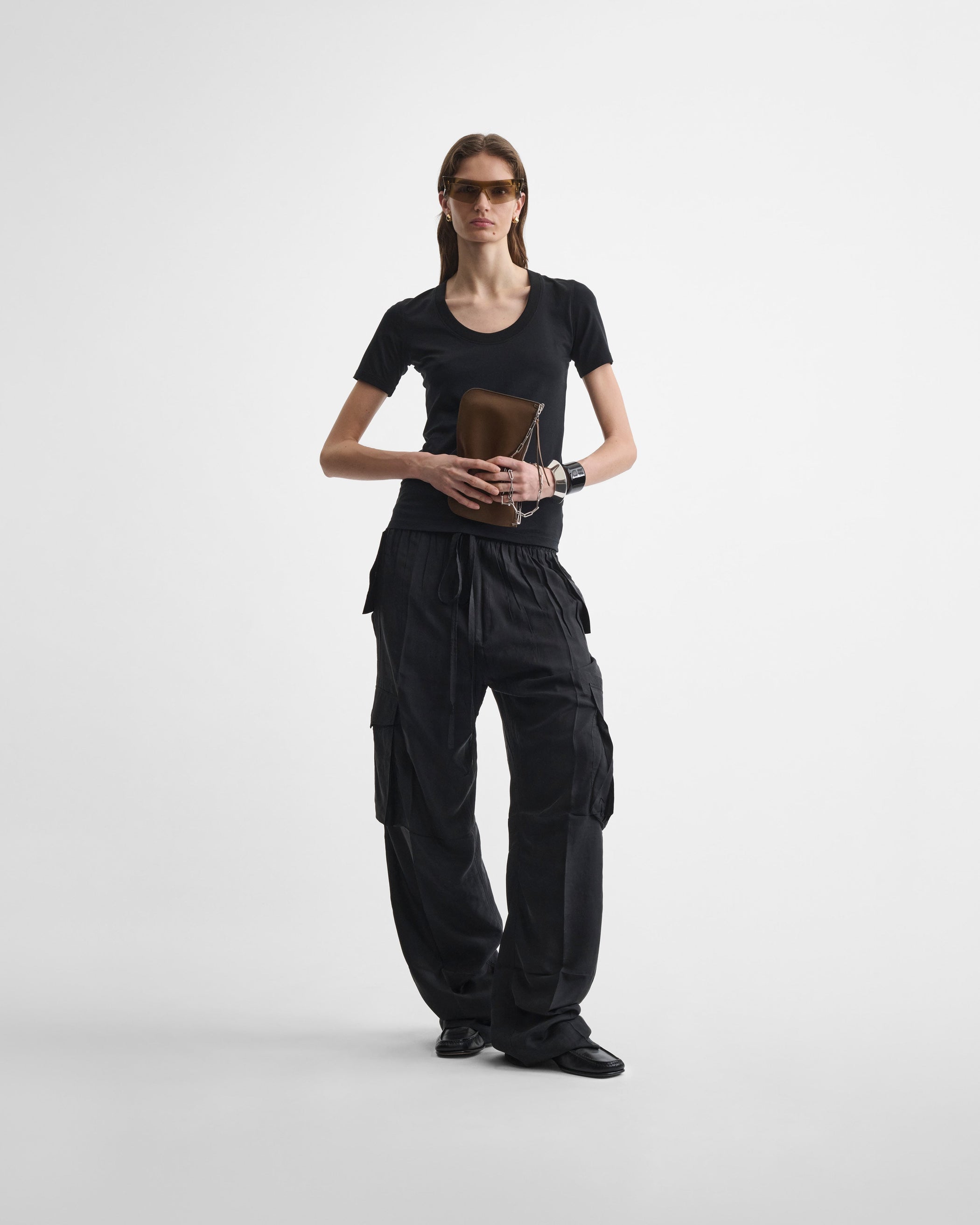 View of SCOOP T. in black cotton