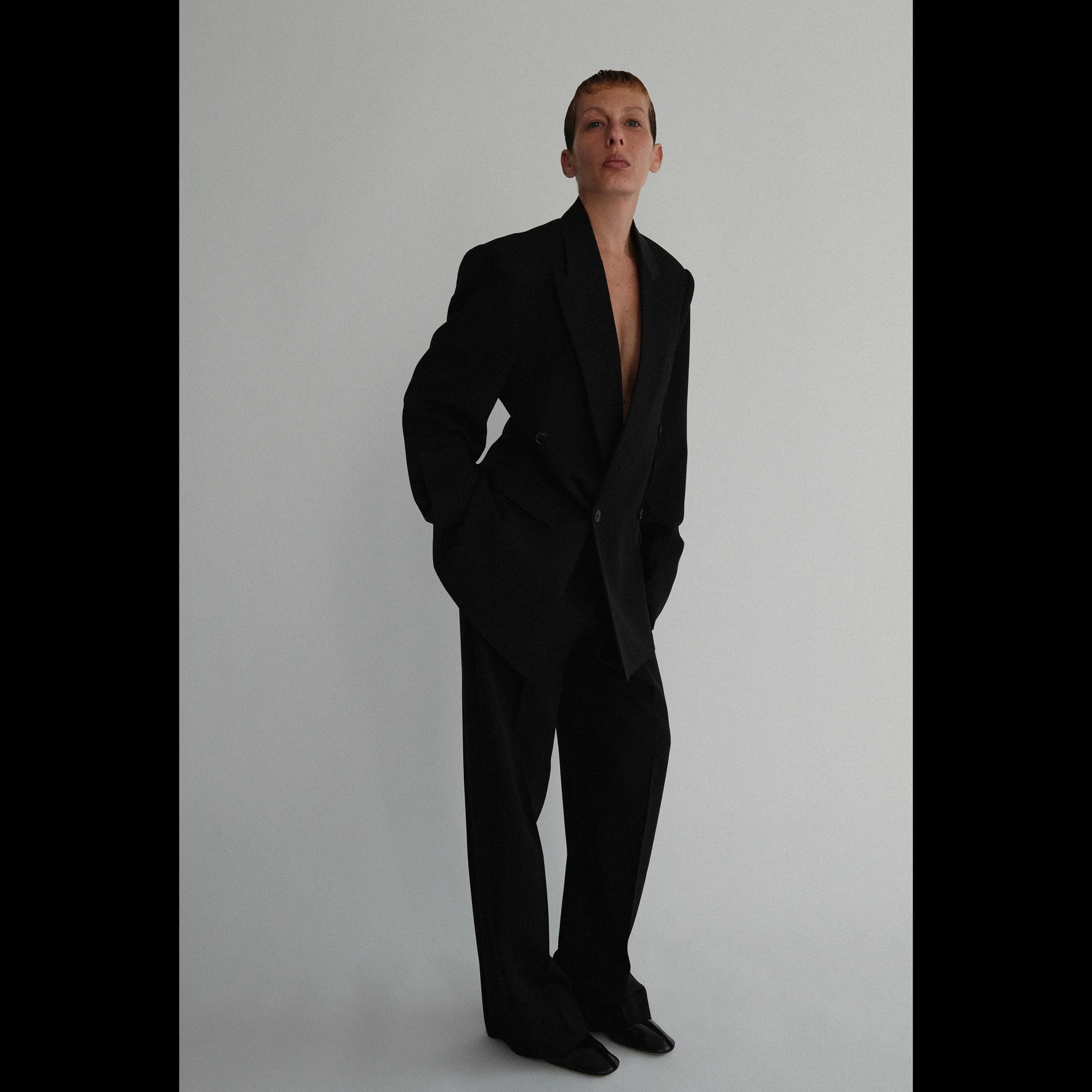 【PHOEBE PHILO】ストラップ サンダル オックスブラッド レザー AC05_LT0024_212CG-S__001.webp?